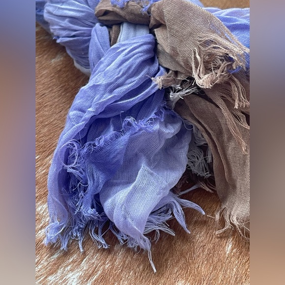 TILO Scarves Luxe Casual Crinkle Scarf. Perfect 🎁 - Picture 3 of 7